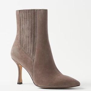 NWOT. Size 8. Ann Taylor Suede Chelsea Stiletto Booties in Pine Bark